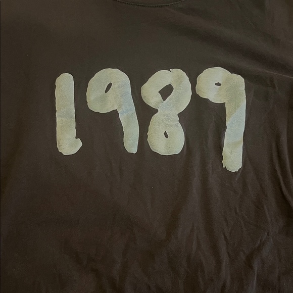 1989 Graphic Women's Tee - Dark Gray - Picture 2 of 3